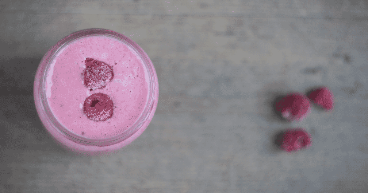 Raspberry and Banana Vegan Smoothie Recipe | IBD